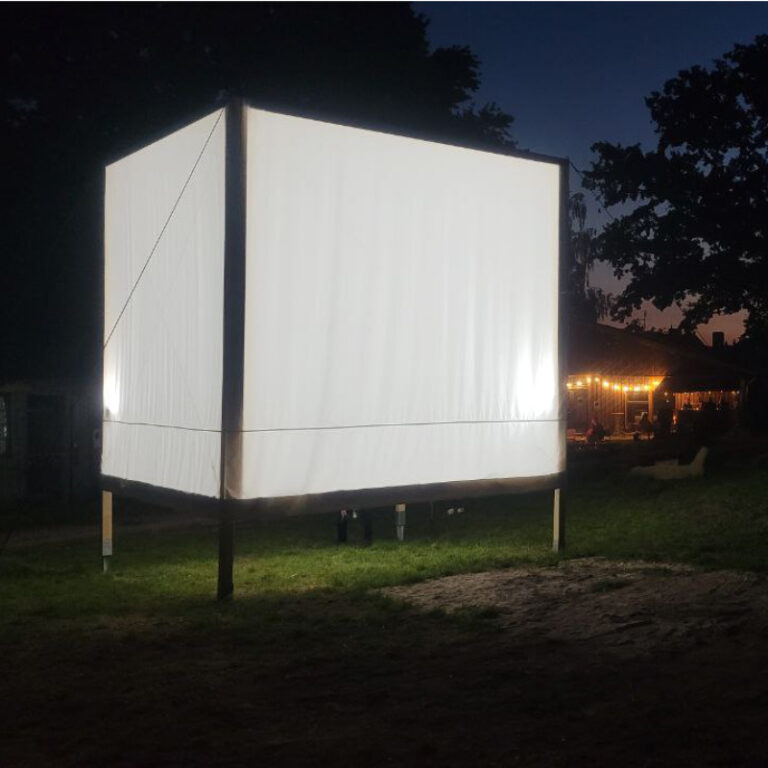Kunst Kubus Herbsthausen leuchtend